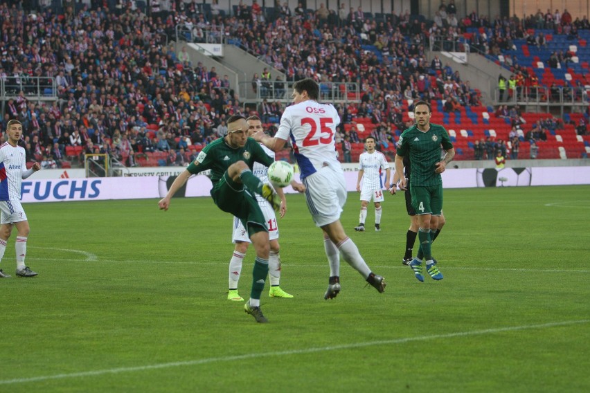 Śląsk Wrocław przegrał w Zabrzu 1:2 po golu w 92 min...