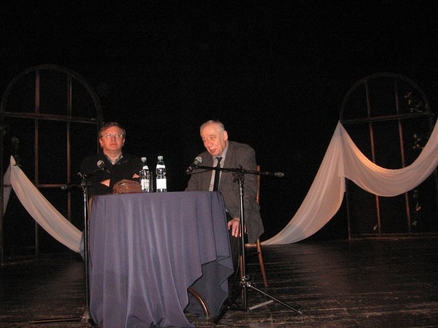 Za jednym stolikiem zasiedli radomianie: profesor Mirosław Żelazny ( z lewej) i profesor Jan Woleński