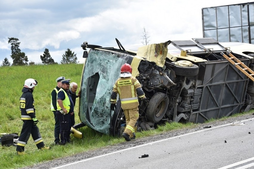 Wypadek na zakopiance. W rejonie Rdzawki autobus zderzył się z busem. Nie żyje jedna osoba 20 05