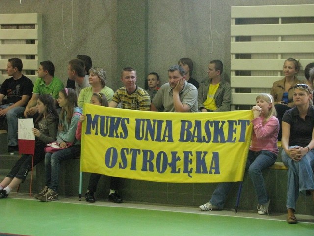 Mimo świetnego dopingu koszykarki MUKS Unia Basket przegrały z drużyna z Lublina.