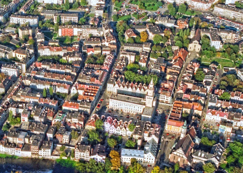 Opole z lotu ptaka - zdjęcia sprzed około 25 lat. Parking...