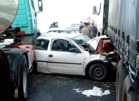 5 lutego 2003 roku na drodze numer 2, między Swarzędzem a Paczkowem, we mgle utknęło około 300 samochodów, z których ponad setka rozbiła się. Zobacz zdjęcia -->