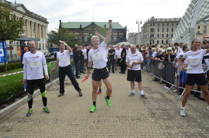 Rozgrzewka prezydenta przed startem w Poznań Business Run