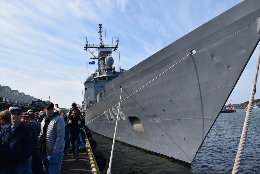 Okręty NATO otwarte dla zwiedzających w porcie w Gdyni. Marynarze zostaną tu na święta [zdjęcia, wideo]