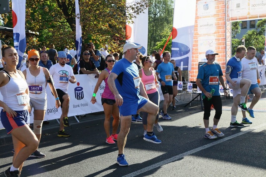 Bieg Fabrykanta 2016. 10 kilometrów szlakiem fabrykanckiej Łodzi [ZDJĘCIA]