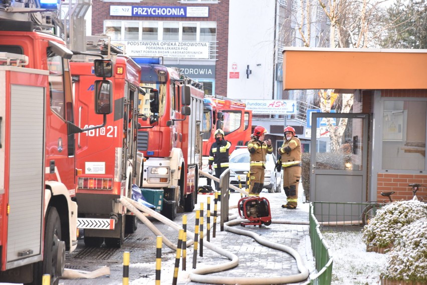 Duży pożar w budynku wielorodzinnym w Malborku! 20.01.2022 r. Ogromne straty!