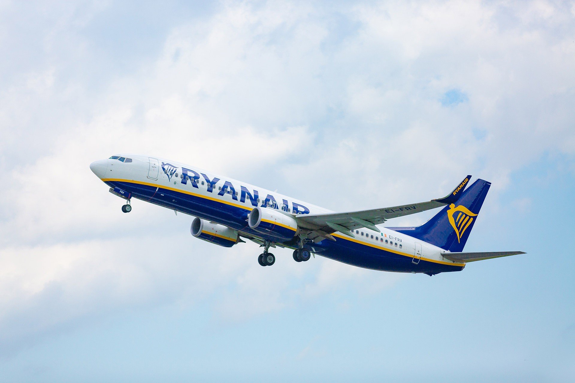 Alarm bombowy na pokładzie samolotu Ryanair lecącego z Katowic do Aten -  WIDEO | Gazeta Lubuska