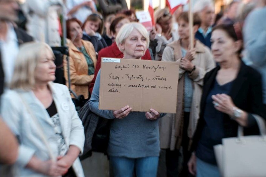 Manifestacja w Poznaniu w obronie sądów