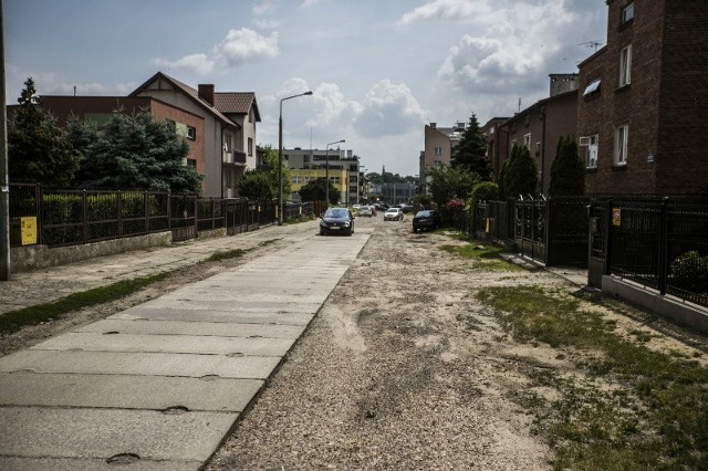 Na ulicy Klonowica w Radomiu będzie nowy asfalt, ale też chodniki. Na ulicy Redutowej będzie wykonana dodatkowo kanalizacja deszczowa.