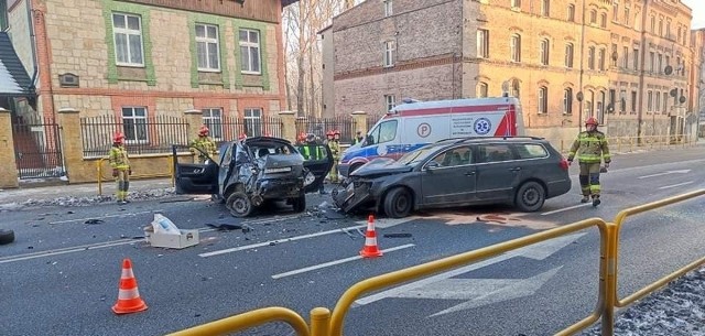 Na ul. Katowickiej w Chorzowie doszło do zdarzenia drogowego z udziałem dwóch pojazdów.
