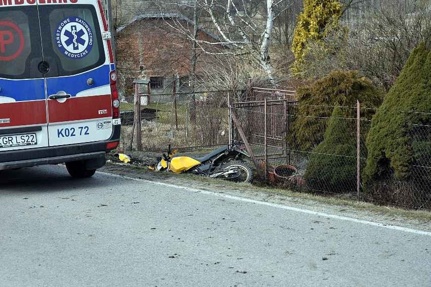 27-letni motocyklista ciężko ranny w wypadku w Moszczenicy AKTUALIZACJA [ZDJĘCIA]