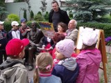 Ostrołęka czyta dzieciom - na ławeczce dr. Psarskiego