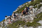 Weekend w górach. Tłumy turystów idą na Giewont [ZDJĘCIA]