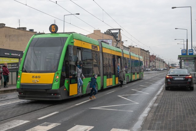 Od 16 marca (poniedziałek) zostanie wprowadzony specjalny rozkład jazdy na liniach ZTM Poznań. Zmniejszy się częstotliwość kursowania tramwajów. 