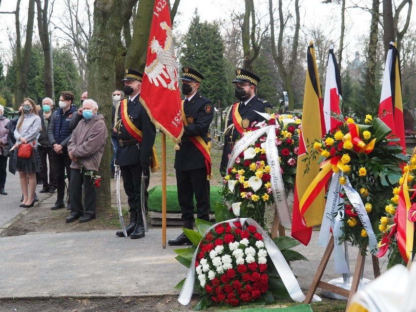 Kilkadziesiąt osób towarzyszyło w ostatniej drodze Markowi...