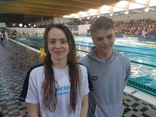 Arena Grand Prix Puchar Polski. Udane zawody pływaków Skalara Słupsk. Agnieszka Rutkowska (z lewej) i Michał Grzecza (z prawej).