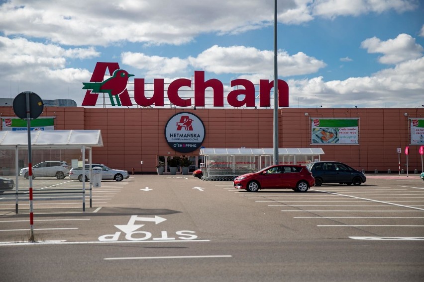 Auchan Retail Polska zdecydowała o zamknięciu dwóch sklepów w Polsce. Jaka jest sytuacja białostockich oddziałów? (zdjęcia)