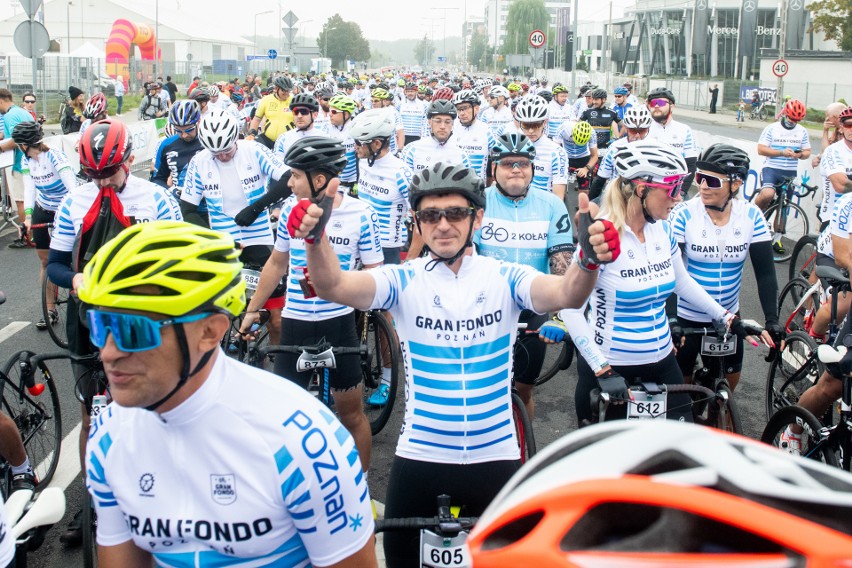 Ośmiuset zawodników wzięło udział w wyścigu Gran Fondo...