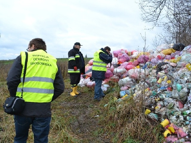 Odpady medyczne znalezione w Wąbrzęźnie i Szczuplinkach pochodzą z przychodni i gabinetów