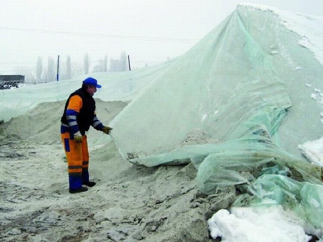 Obecnie zapasy soli łomżyńskiego MPGKiM wynoszą około 150 ton. Kolejnych 500 ton ma zostać dostarczonych z Białorusi.