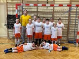 Piłkarski turniej dla dzieci odbył się w Ożarowie. Zagrały zespoły Alitu i Ostrowieckiej Akademii Piłkarskiej Kadet
