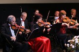Wieliczka. Muzyka na 103. rocznicę odzyskania niepodległości. Koncert „Jest taki kraj...” zachwycił publiczność [ZDJĘCIA]
