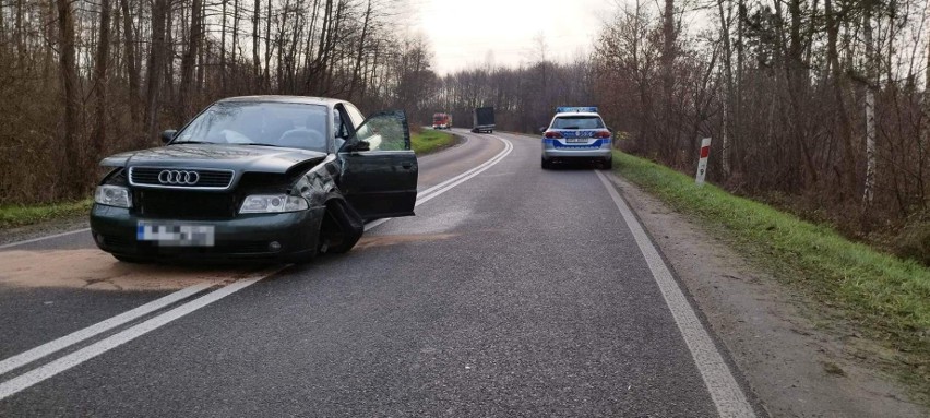 Wypadek w Połańcu. Zderzyły się dwa auta, jedna osoba ranna