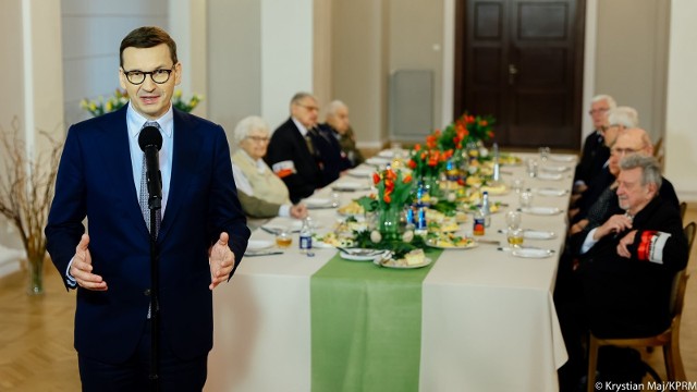 Premier Mateusz Morawiecki wziął udział w spotkaniu Wielkanocnym z przedstawicielami środowisk kombatanckich.