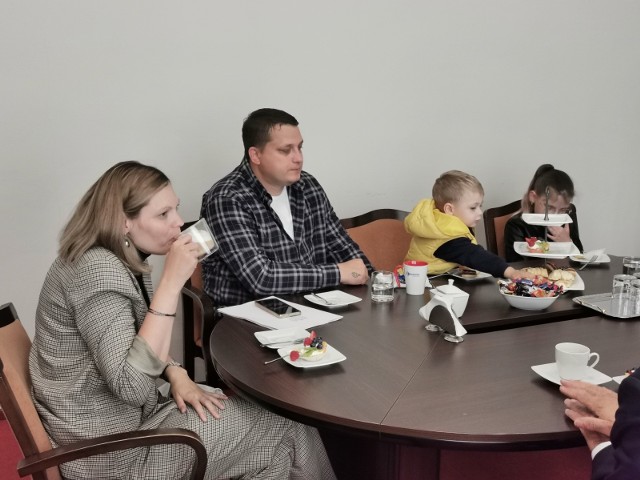 Rodzina repatriantów z Kazachstanu została ostatnio zaproszona do urzędu miasta w Krośnie Odrzańskim.