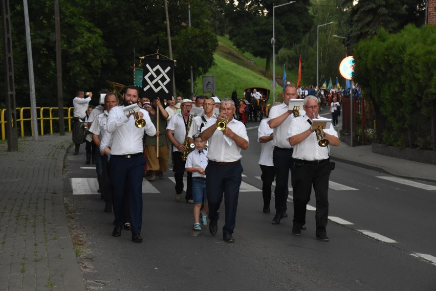 Przemarsz rozpoczynający 46. Wielki Turniej Rycerski w...