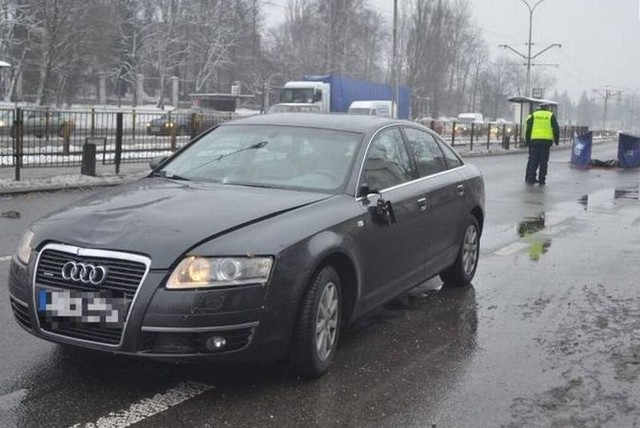 Kierowca tego audi we wtorek usłyszał zarzuty.