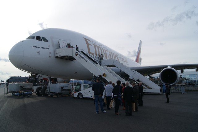 Największy i najbardziej ekskluzywny samolot pasażerski świata Airbus A 380 też jest prezentowany. Gdyby nie Emiraty, nie byłby produkowany. Od lutego będziemy mieli bezpośrednie połączenie Warszawa-Dubaj. 