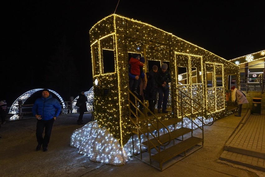 Zakopane. 250 tys. lampek rozbłysło na Gubałówce [ZDJĘCIA]