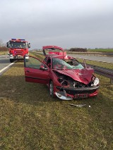 Śmiertelny wypadek na drodze S7 w pobliżu Pasłęka. Samochód potrącił pieszego. 28-latek przebiegał przez czteropasmówkę