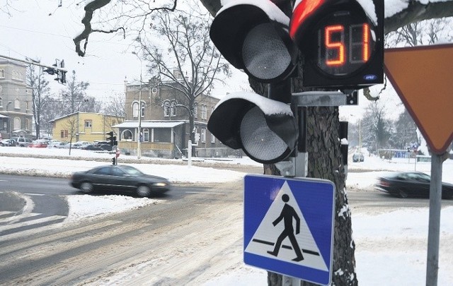 Koszt jednego sekundnika to 5600 zł brutto. W najbliższym czasie planowany jest ich montaż na przejściach dla