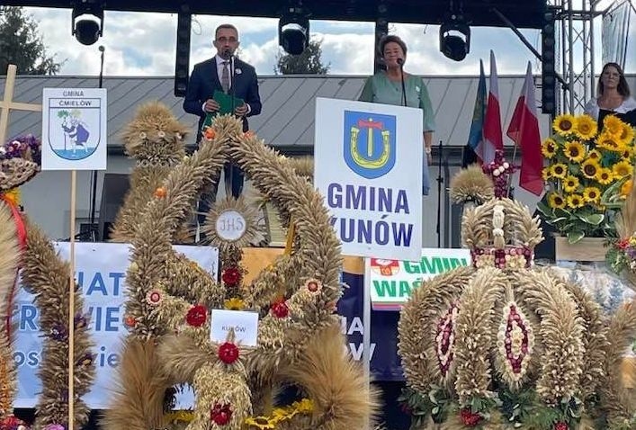 Dobra zabawa na dożynkach powiatu ostrowieckiego. Prawdziwe tłumy w Bałtowie. Zobaczcie zdjęcia