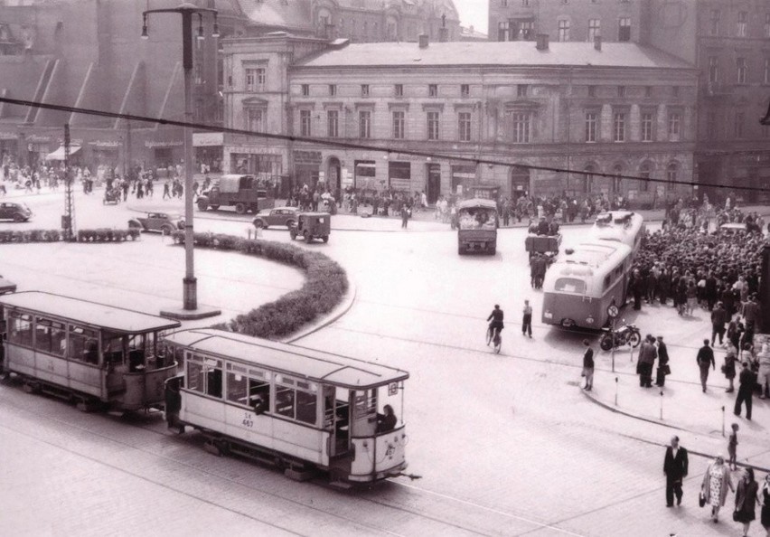 Komunikacja miejska w Katowicach na zdjęciach archiwalnych. Zobacz, czym przemieszczali się kiedyś mieszkańcy miasta!