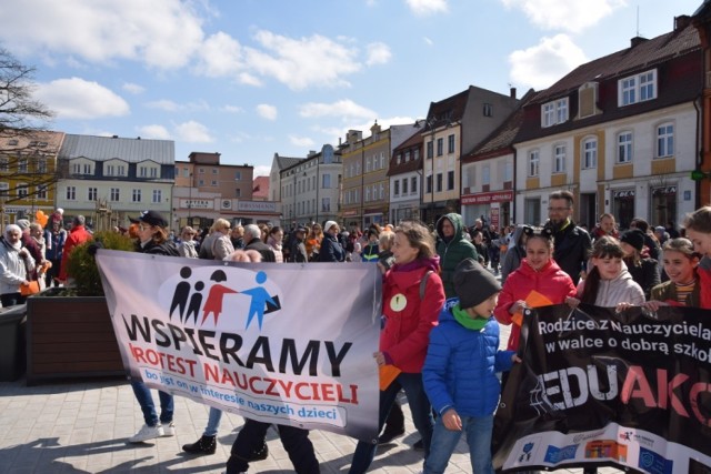 Marsz wspierający strajkujących nauczycieli w Starogardzie Gd. [13.04.2019]