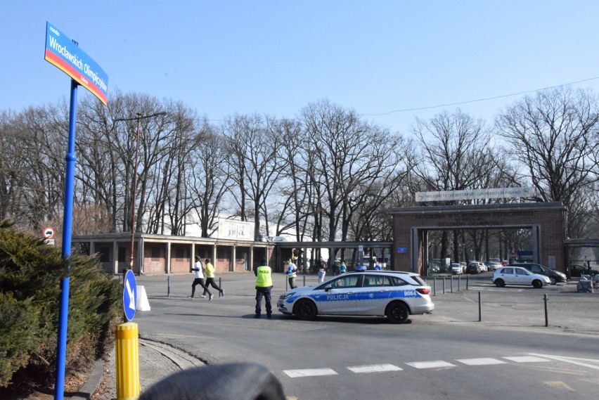 Bieg Tropem Wilczym we Wrocławiu. Uczcili pamięć żołnierzy wyklętych [ZDJĘCIA, WYNIKI]