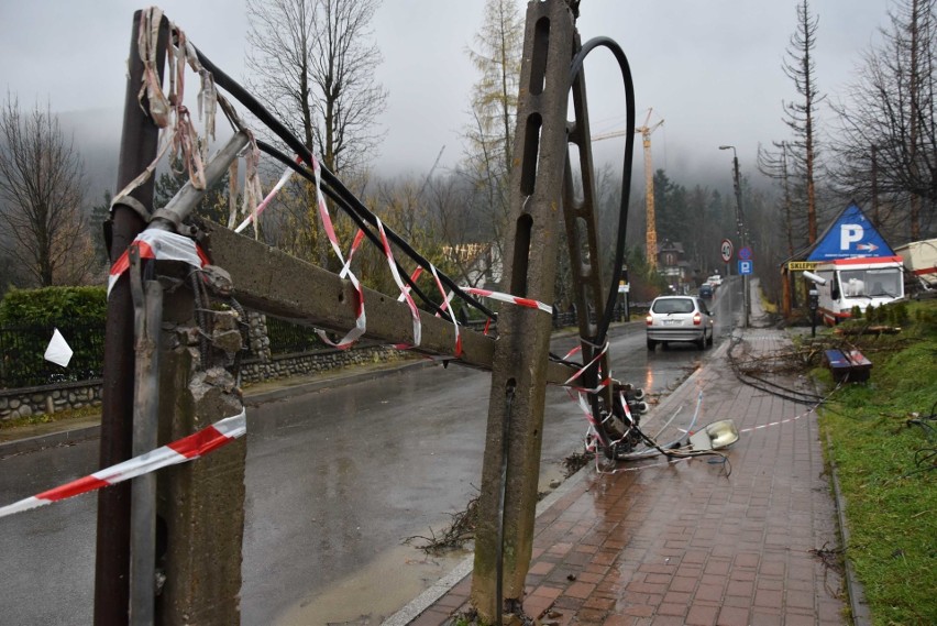 Tatry. Zamknęli szlak na Wiktorówki. Bo zatarasowały go powalone drzewa