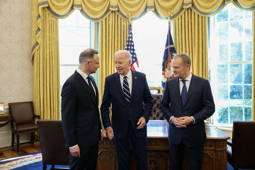 Prezydent Andrzej Duda i premier Donald Tusk spotkali się z...