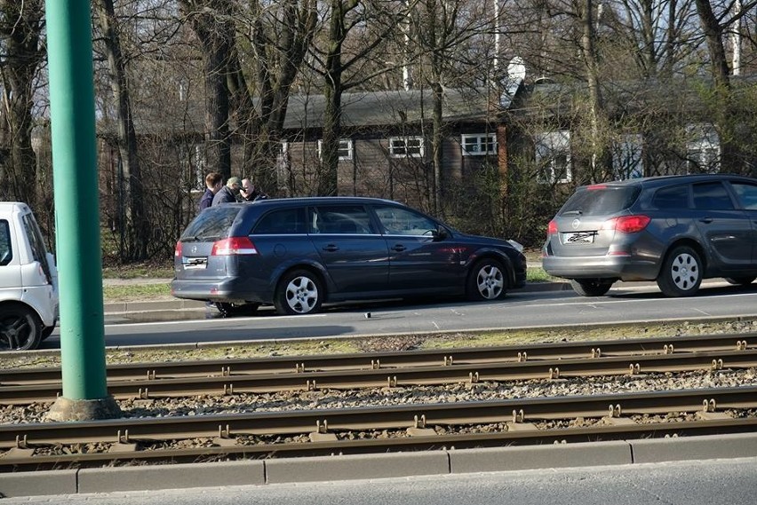 Poznań: Policyjny pościg na ul. Grunwaldzkiej. Opel...