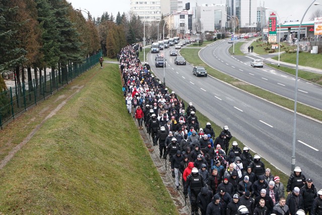 Kibice Resovii proponują, aby oddawać krew i w wolny dzień pójść na derby Rzeszowa