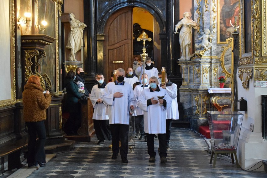 Piękne Święto Trzech Króli w Sandomierzu. Kto wcielił się w ich rolę? Zobaczcie zdjęcia z uroczystości w katedrze