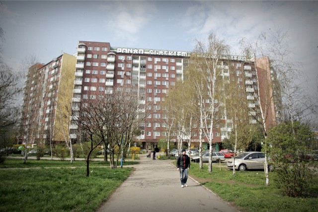 Zobacz ranking 10 najtańszych osiedli we Wrocławiu. Posługuj się gestami na smartfonie albo strzałkami, aby przejść dalej >>>