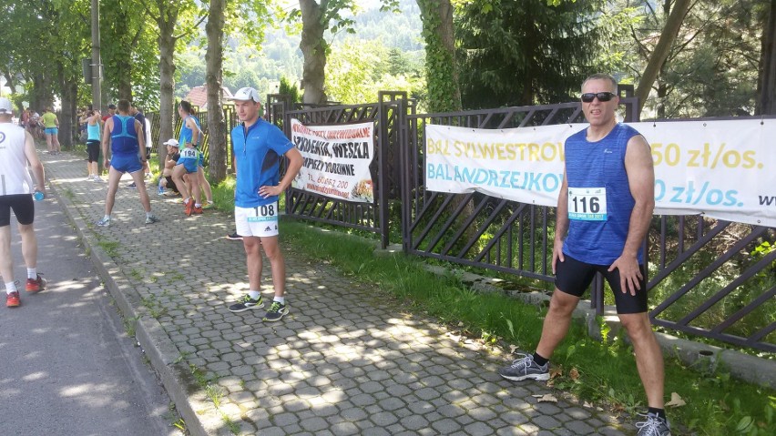 Bieg na Górę Żar 2017. Wygrali Zabrzanie Piotr Czapla i Dominika Wiśniewska-Ulfik ZDJĘCIA