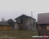 Pożar domu koło Bochni, w akcji gaśniczej bierze udział 8 zastępów strażaków [ZDJĘCIA]
