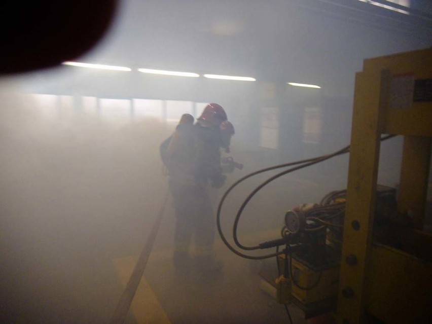 Pińczowscy strażacy ćwiczyli ewakuację w Leszczach