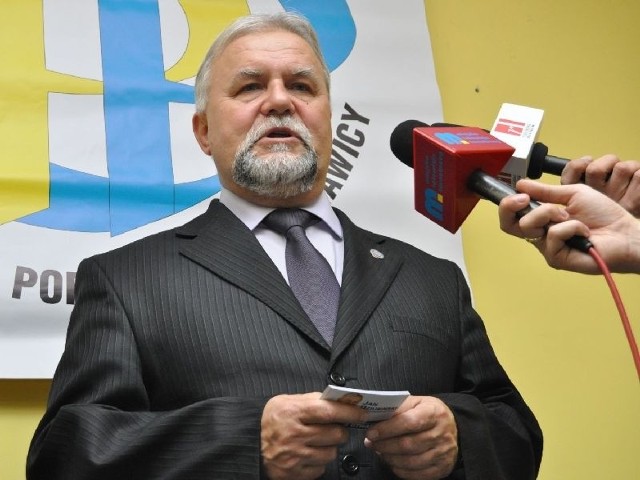 Jan Dziubiński, były prezydent Tarnobrzega, obecnie radny Rady Miasta został oficjalnie skreślony z listy członków Prawa i Sprawiedliwości.