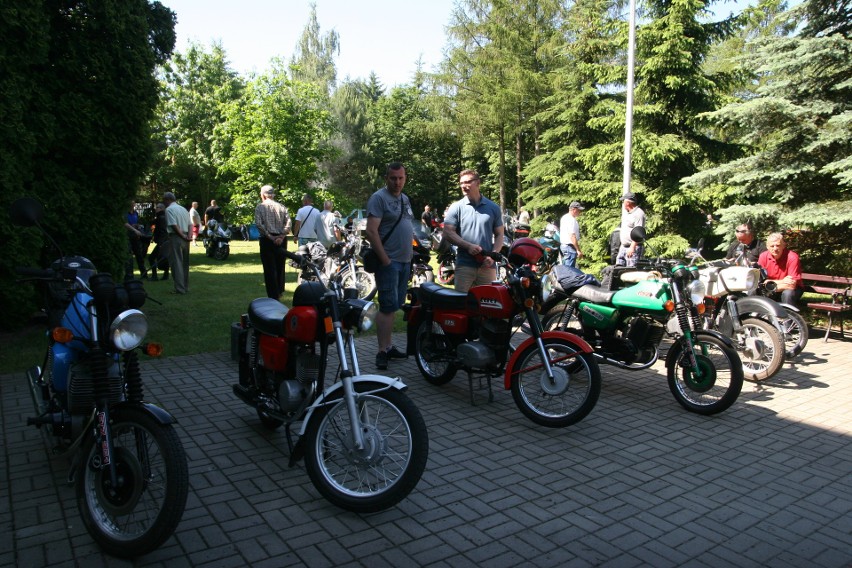 Ostrów Maz.: Wystawa motocykli w Rubinku. Legendy PRL-u. MZ, Komar czy Simson. Pamiętacie jeszcze stare modele?